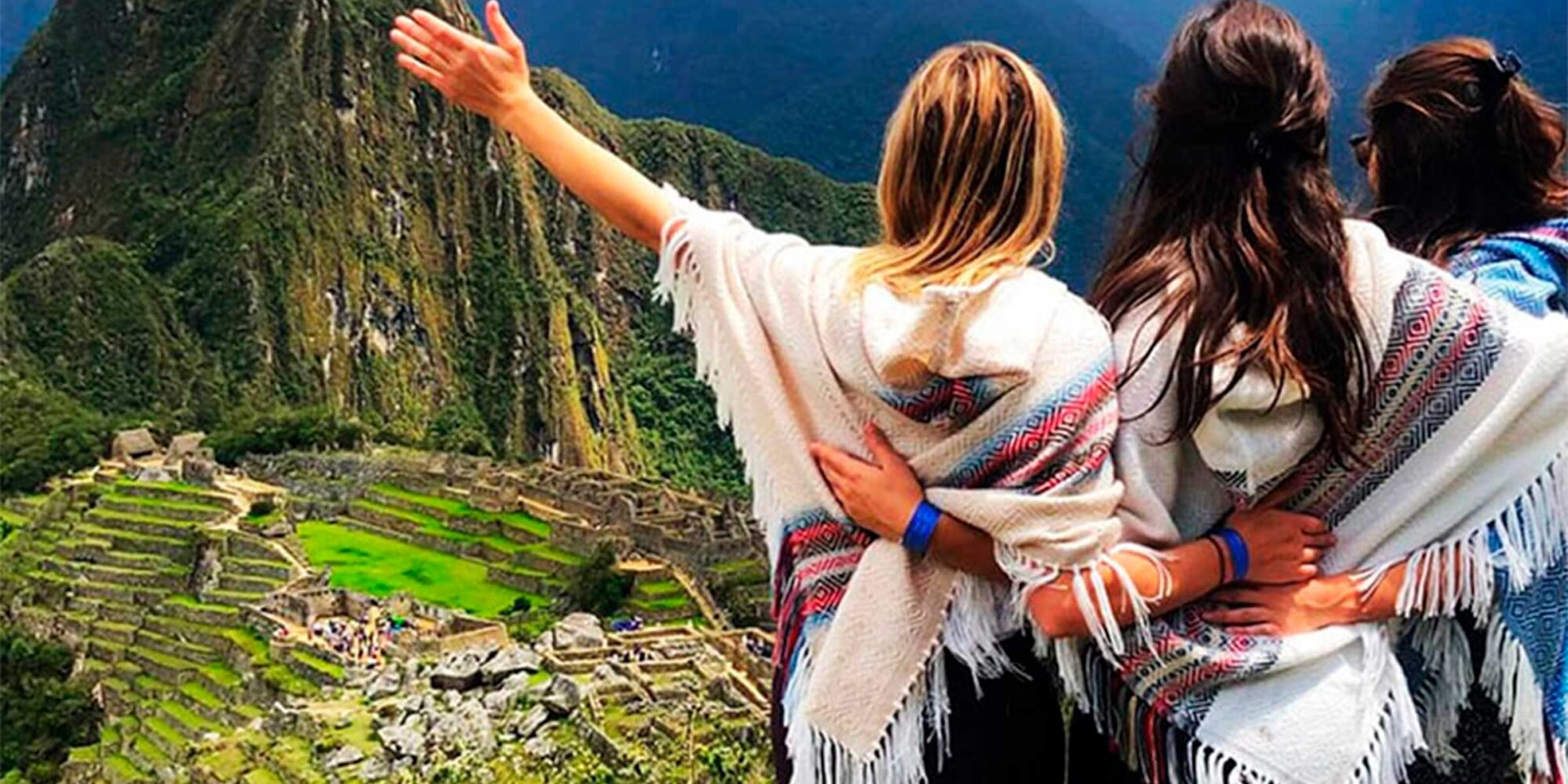 Tour Sacred Valley &Machu Picchu by Train 2Days -1Night